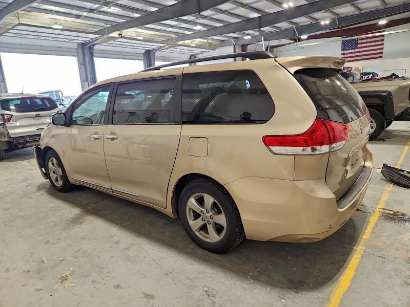 2014 TOYOTA SIENNA LE — Фото 2 из 13