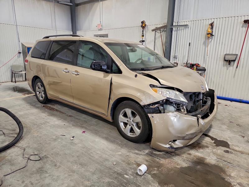 2014 TOYOTA SIENNA LE — Фото 4 из 13