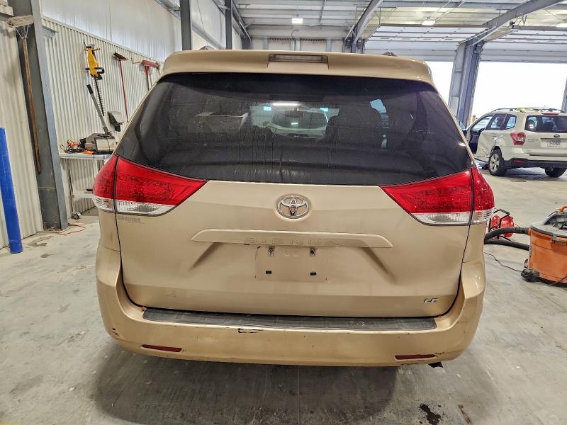 2014 TOYOTA SIENNA LE — Фото 6 из 13