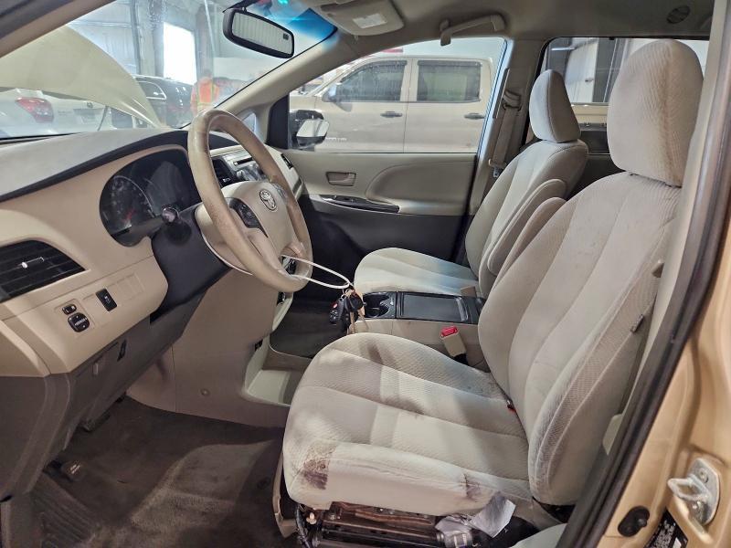 2014 TOYOTA SIENNA LE — Фото 7 из 13