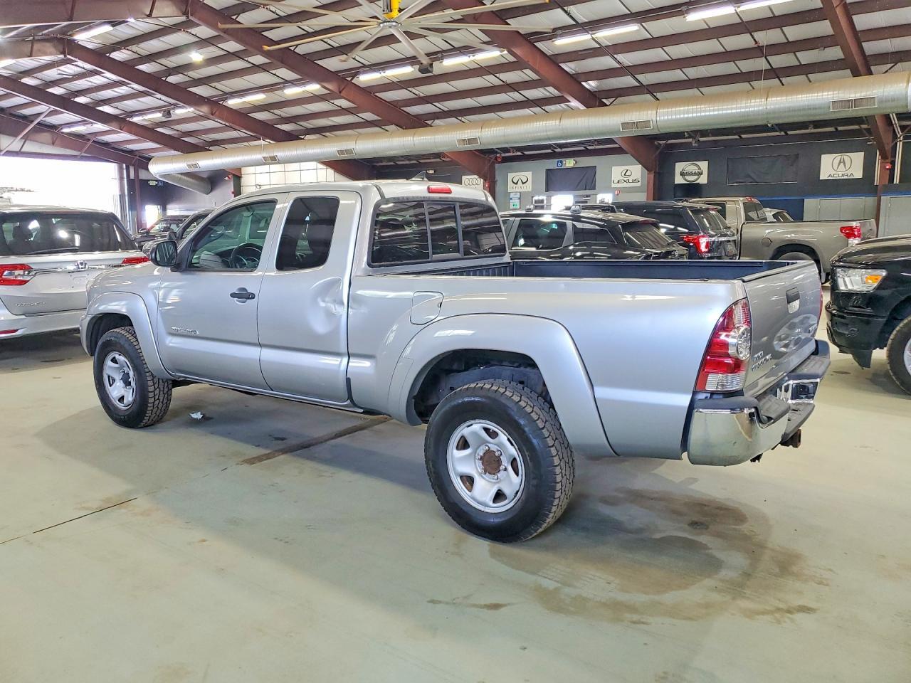 2014 TOYOTA TACOMA V6 — Фото 2 из 12