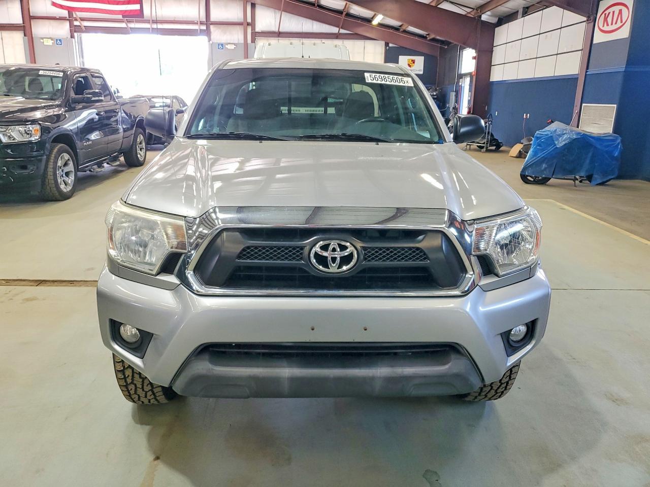 2014 TOYOTA TACOMA V6 — Фото 5 из 12