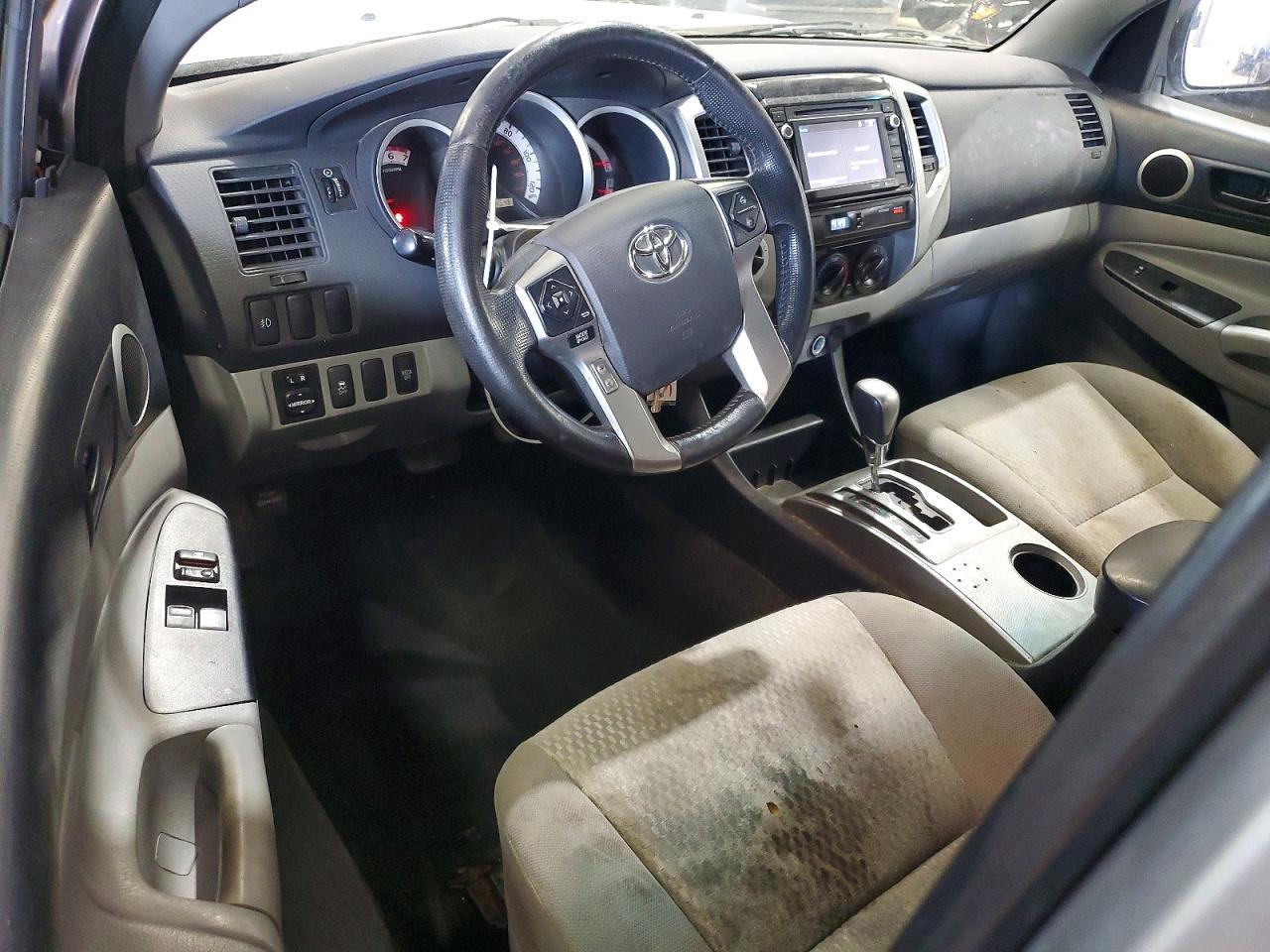 2014 TOYOTA TACOMA V6 — Фото 8 из 12
