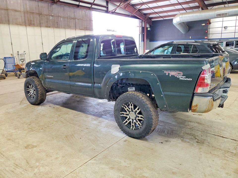 2010 TOYOTA TACOMA V6 — Фото 2 из 12