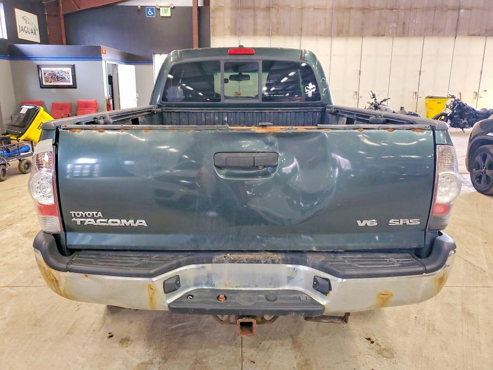 2010 TOYOTA TACOMA V6 — Фото 6 из 12