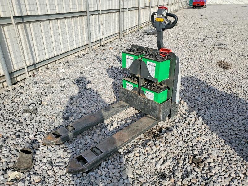 2016 UNICARRIERS WLXT2W7S22V PALLET JACK — Фото 2 из 10