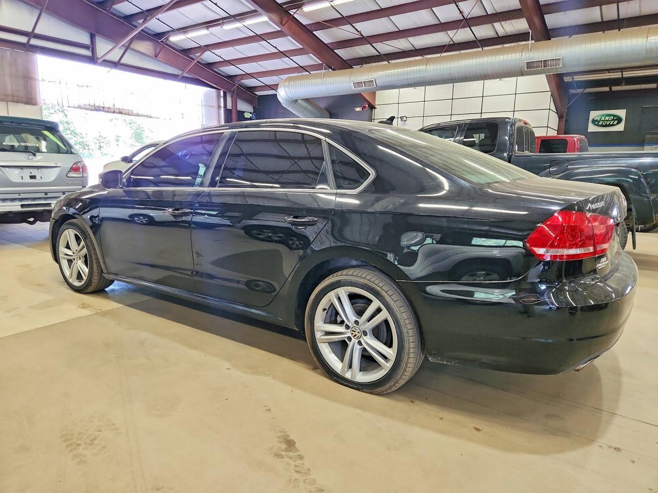 2014 VOLKSWAGEN PASSAT SE — Фото 2 из 12