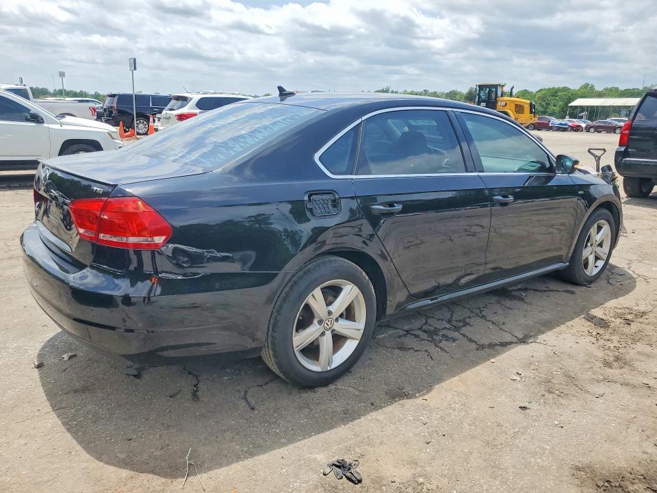 2015 VOLKSWAGEN PASSAT S — Фото 3 из 12