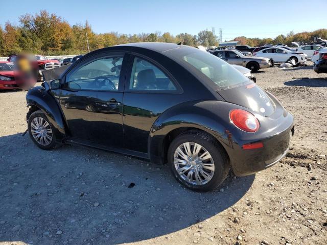 2010 VOLKSWAGEN NEW BEETLE — Фото 2 из 12