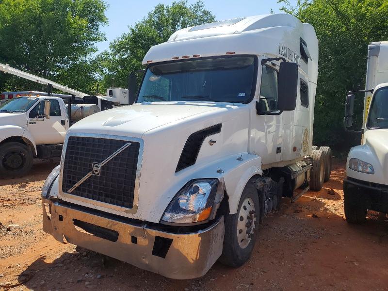 2007 VOLVO VNL SEMI TRUCK — Фото 2 из 10