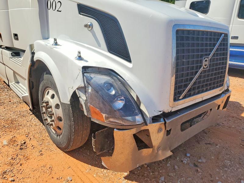 2007 VOLVO VNL SEMI TRUCK — Фото 9 из 10