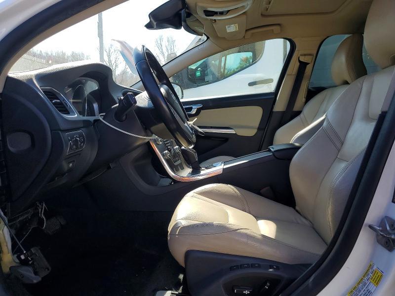 2015 VOLVO V60 CROSS COUNTRY PREMIER — Фото 7 из 13