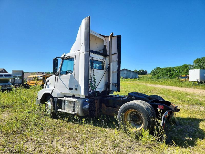2016 VOLVO VNL SEMI TRUCK — Фото 3 из 10