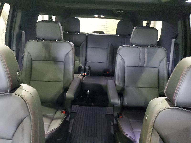 2025 CHEVROLET SUBURBAN K1500 RST — Фото 10 из 14