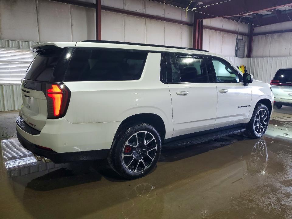 2025 CHEVROLET SUBURBAN K1500 RST — Фото 3 из 14