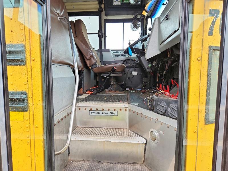 2009 BLUEBIRD VISION - SCHOOL BUS — Фото 5 из 10