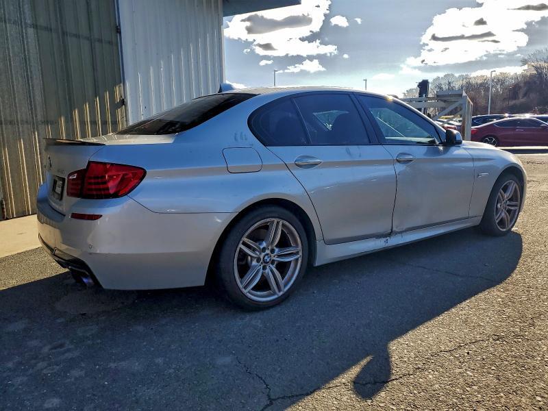 2013 BMW 550 XI — Фото 3 из 12