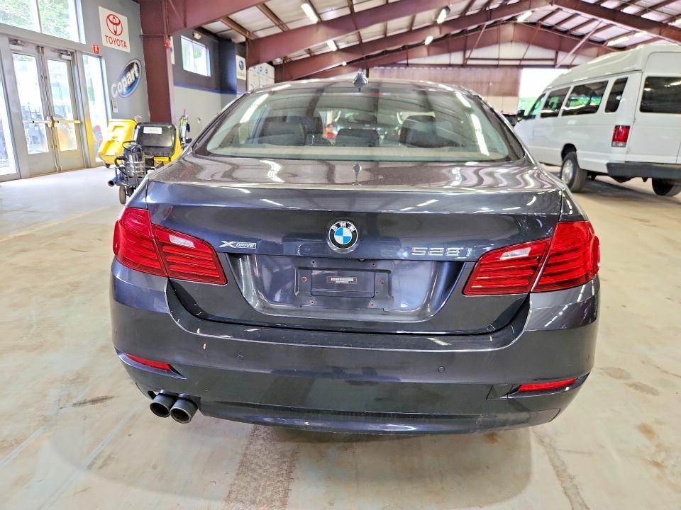 2015 BMW 528 XI — Фото 6 из 12