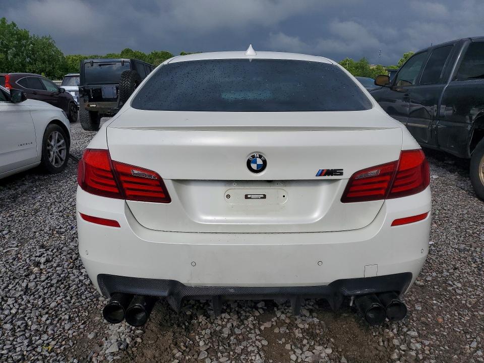 2013 BMW M5 — Фото 6 из 12