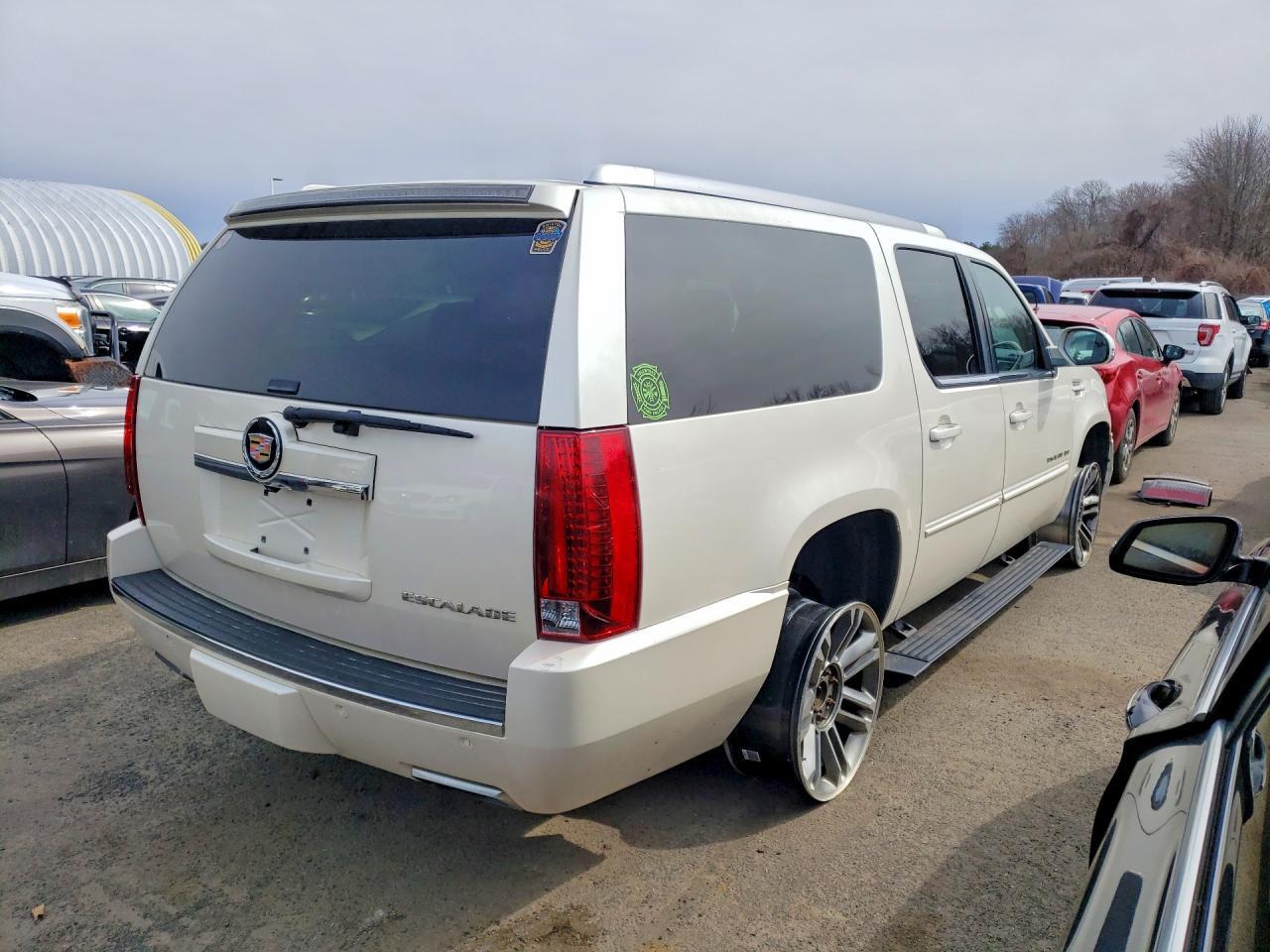 2013 CADILLAC ESCALADE — Фото 3 из 14