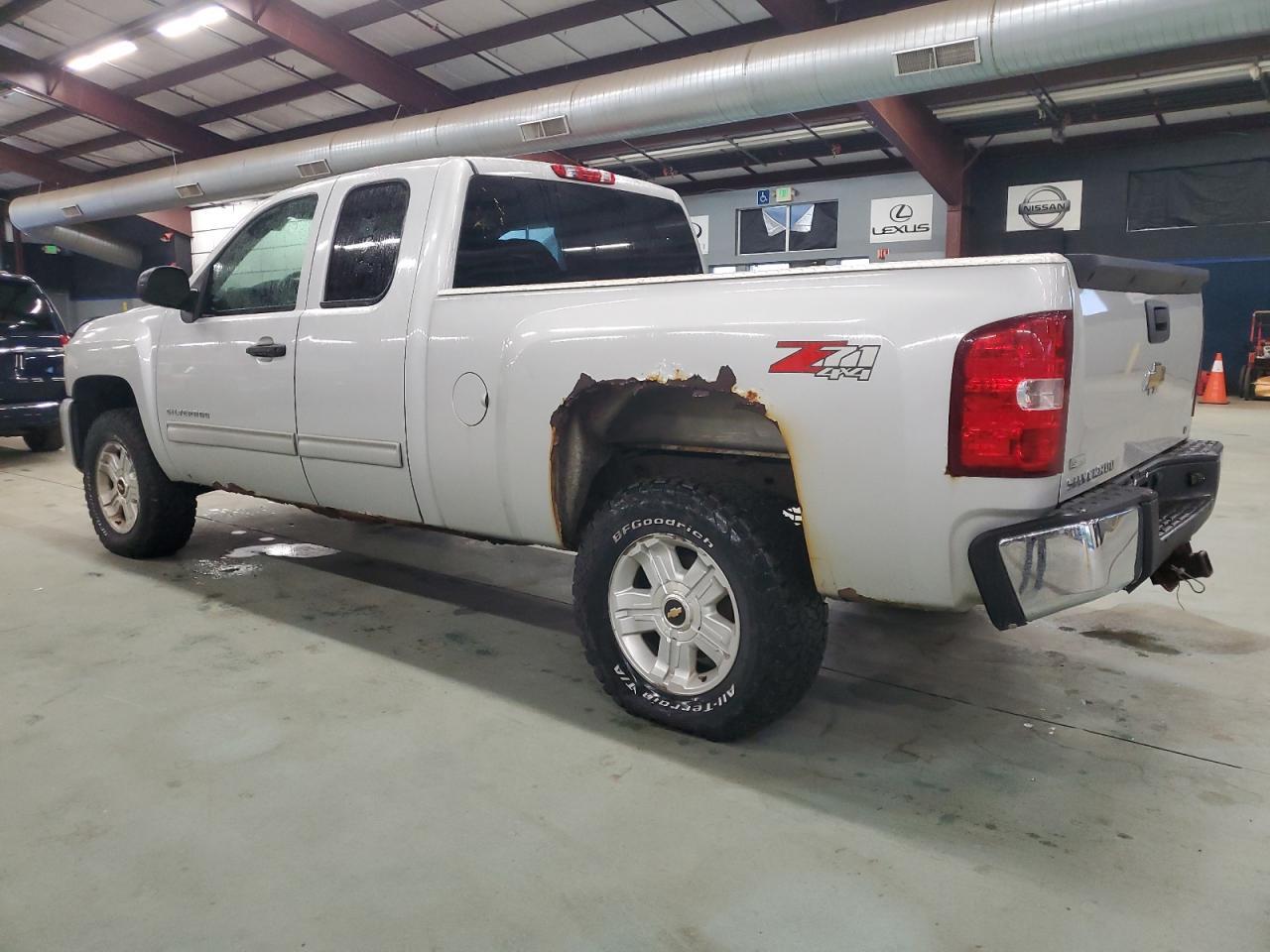 2010 CHEVROLET SILVERADO K1500 LT — Фото 2 из 12