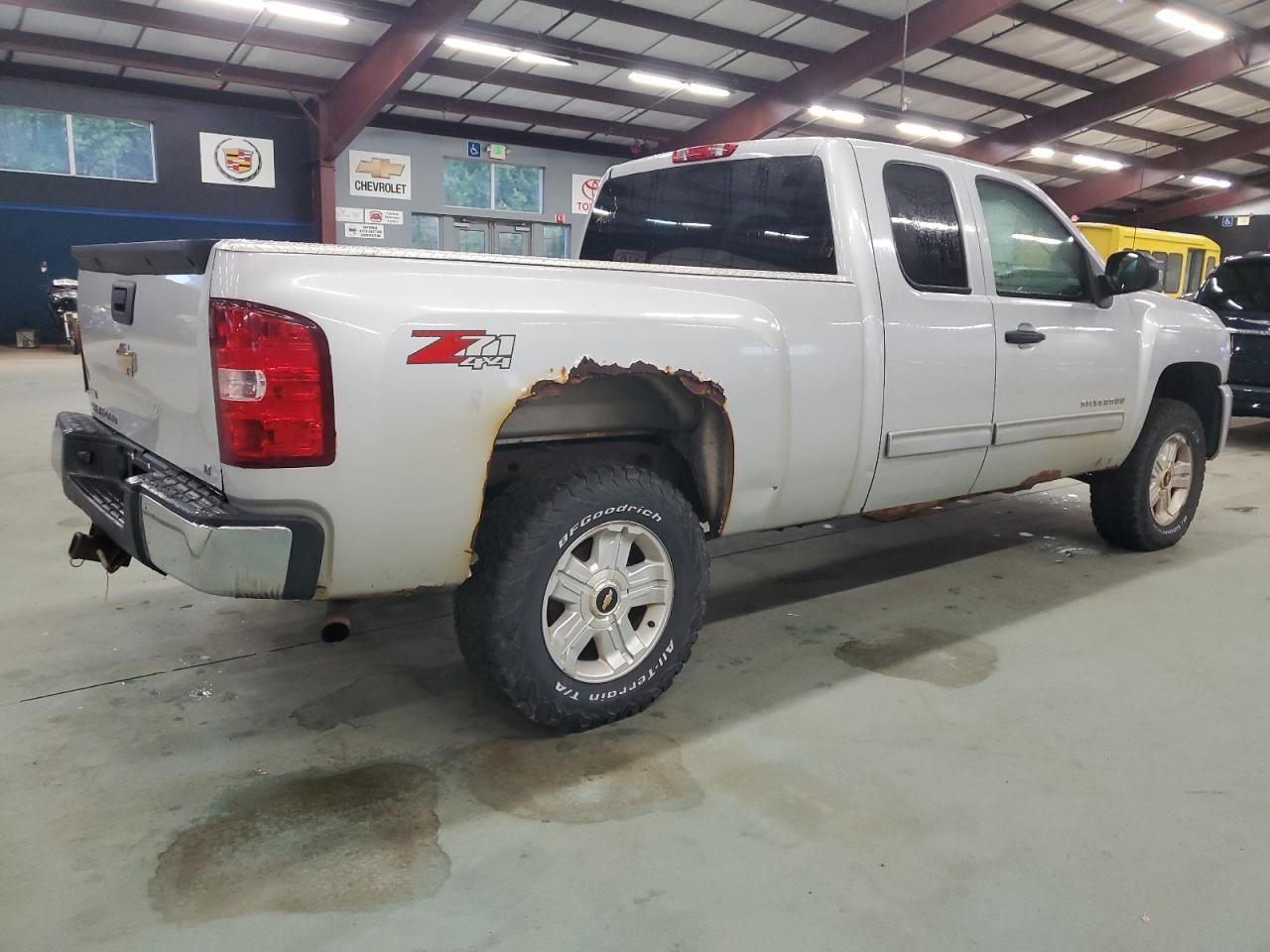 2010 CHEVROLET SILVERADO K1500 LT — Фото 3 из 12