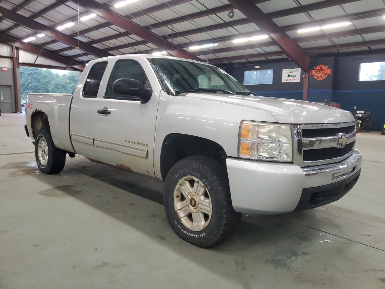 2010 CHEVROLET SILVERADO K1500 LT — Фото 4 из 12