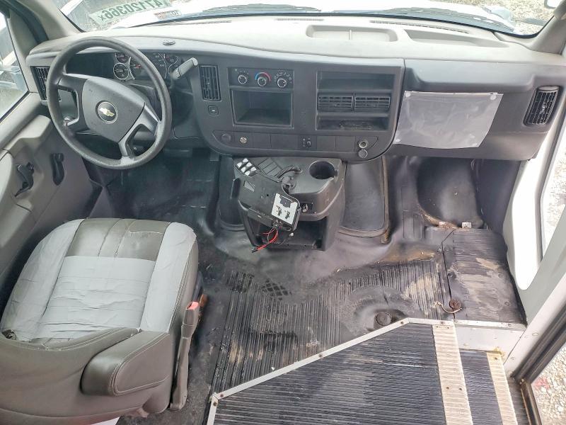 2012 CHEVROLET EXPRESS SHUTTLE BUS — Фото 8 из 13