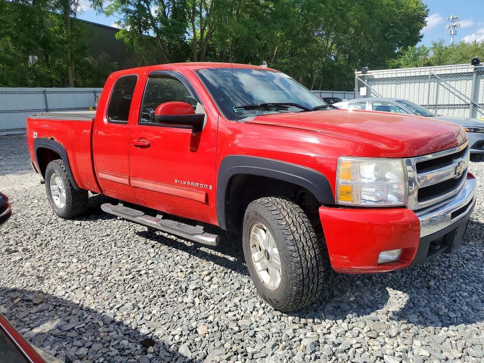 2009 CHEVROLET SILVERADO K1500 LTZ — Фото 4 из 12
