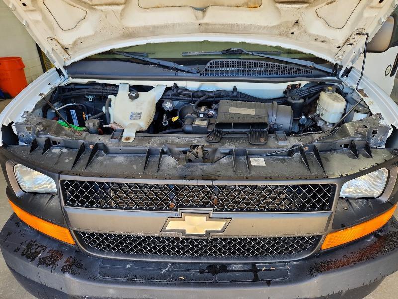 2015 CHEVROLET EXPRESS G2500 — Фото 11 из 13