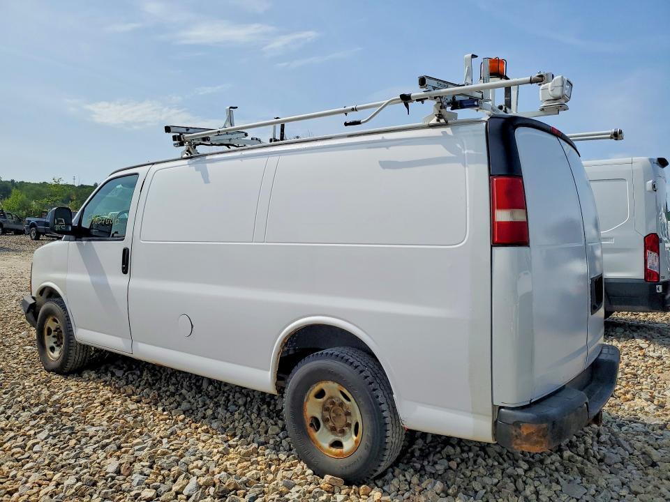 2015 CHEVROLET EXPRESS G2500 — Фото 2 из 13