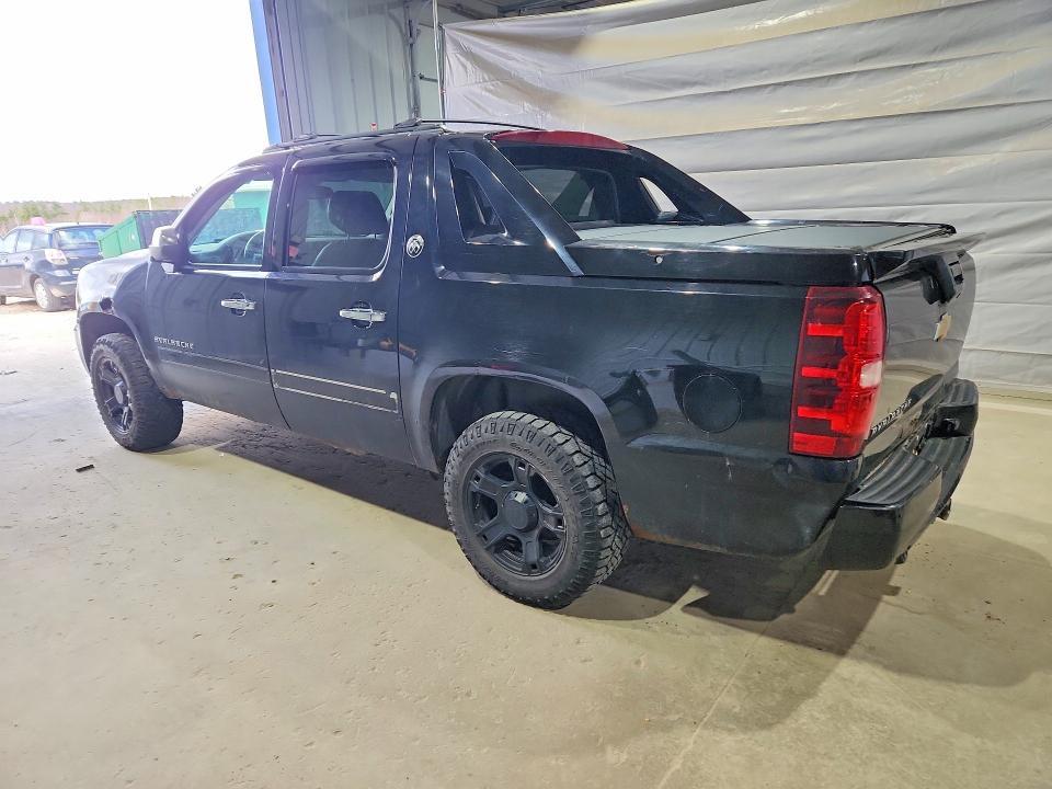 2013 CHEVROLET AVALANCHE LTZ — Фото 2 из 12
