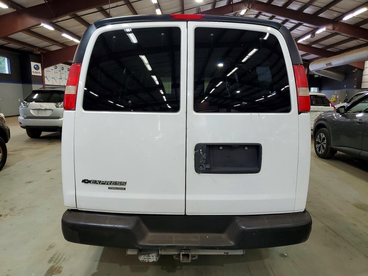 2015 CHEVROLET EXPRESS G2500 LS — Фото 6 из 13