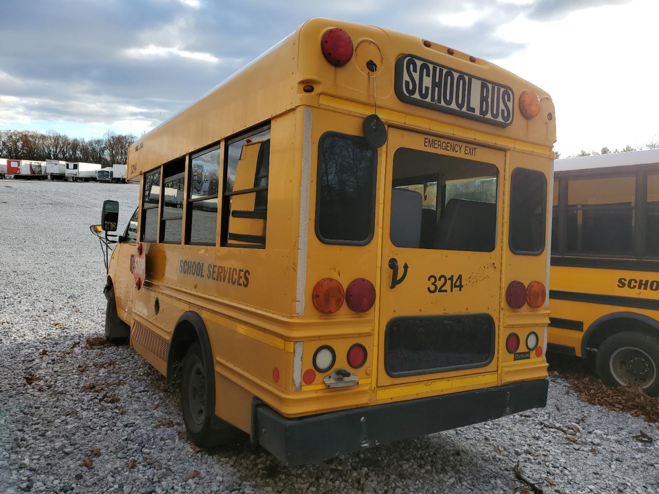 2011 CHEVROLET SCHOOL BUS — Фото 2 из 13