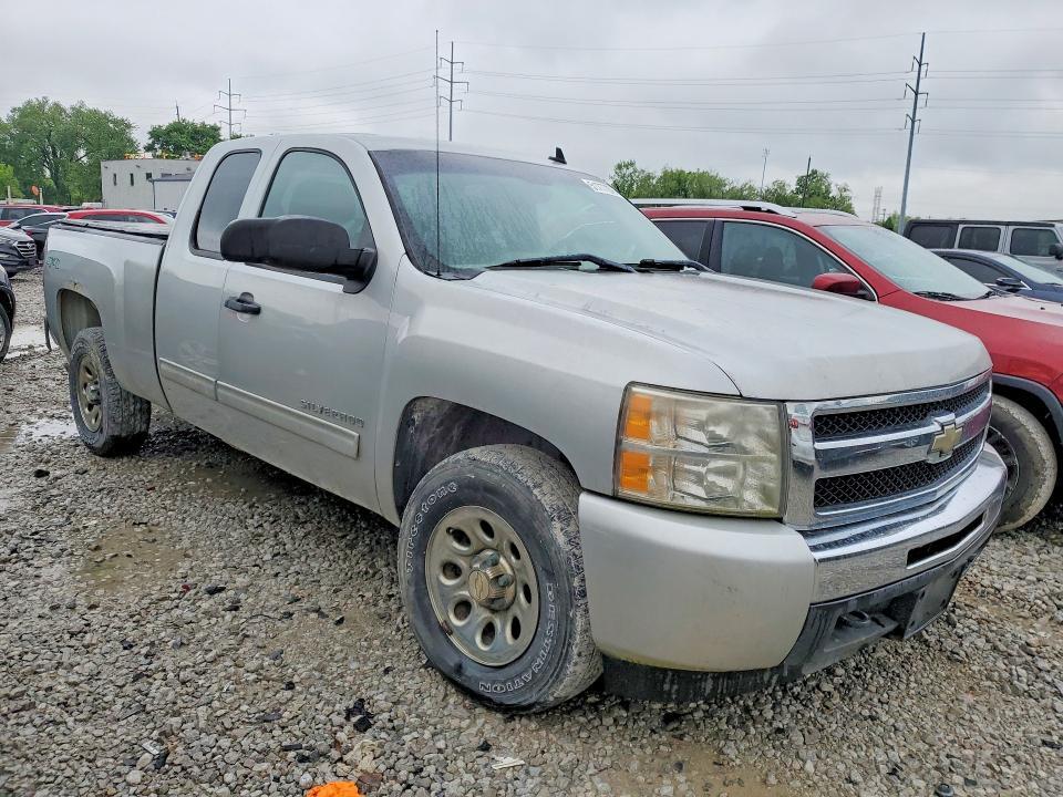 2011 CHEVROLET SILVERADO K1500 LS — Фото 4 из 12