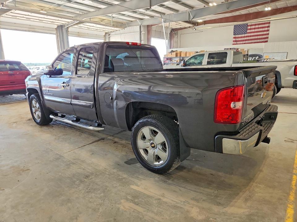 2011 CHEVROLET SILVERADO C1500 LT — Фото 2 из 12