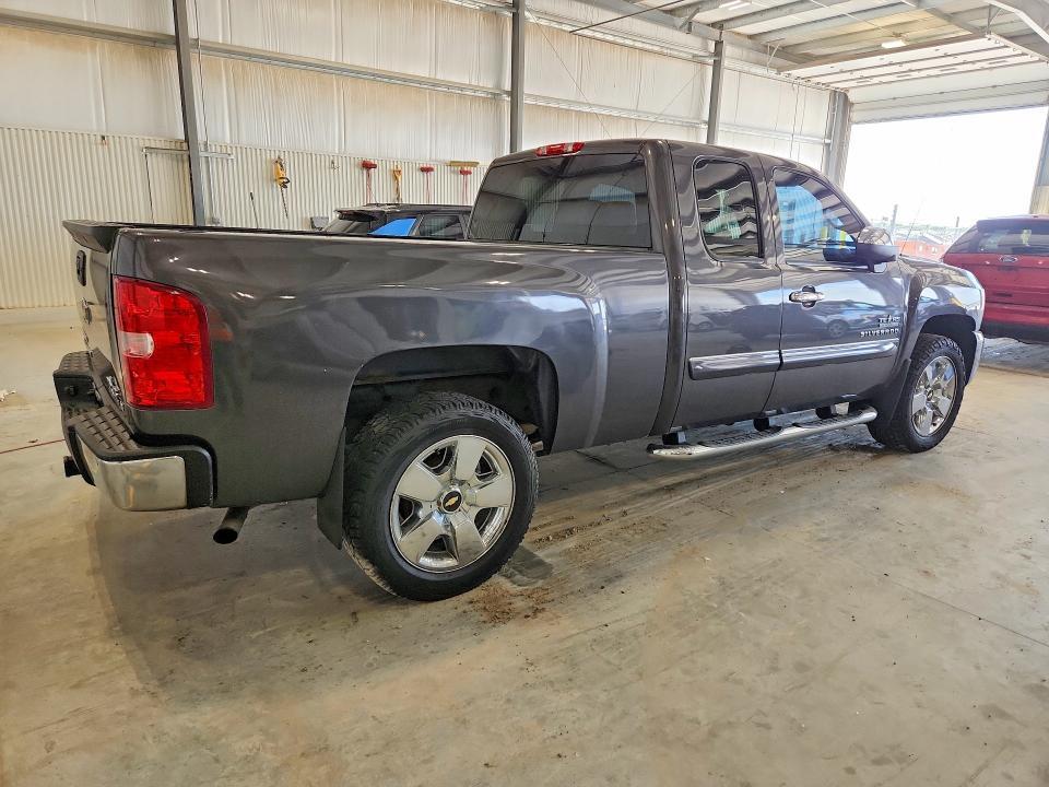 2011 CHEVROLET SILVERADO C1500 LT — Фото 3 из 12