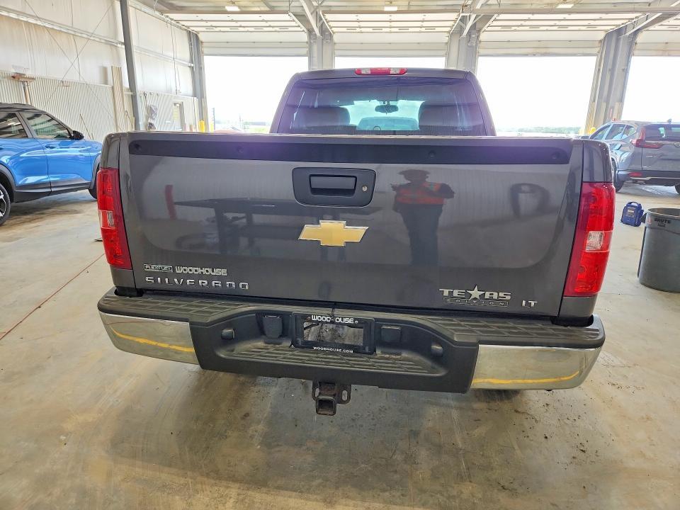 2011 CHEVROLET SILVERADO C1500 LT — Фото 6 из 12