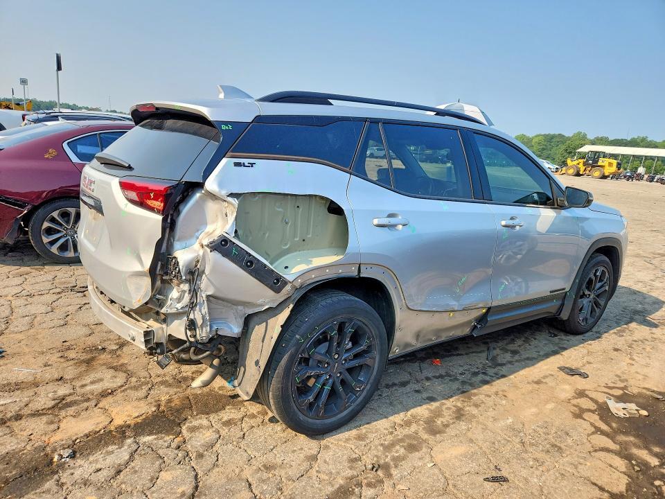 2021 GMC TERRAIN SLT — Фото 3 из 12