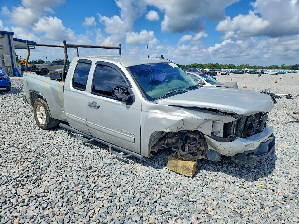 2011 CHEVROLET SILVERADO K1500 LT — Фото 4 из 6