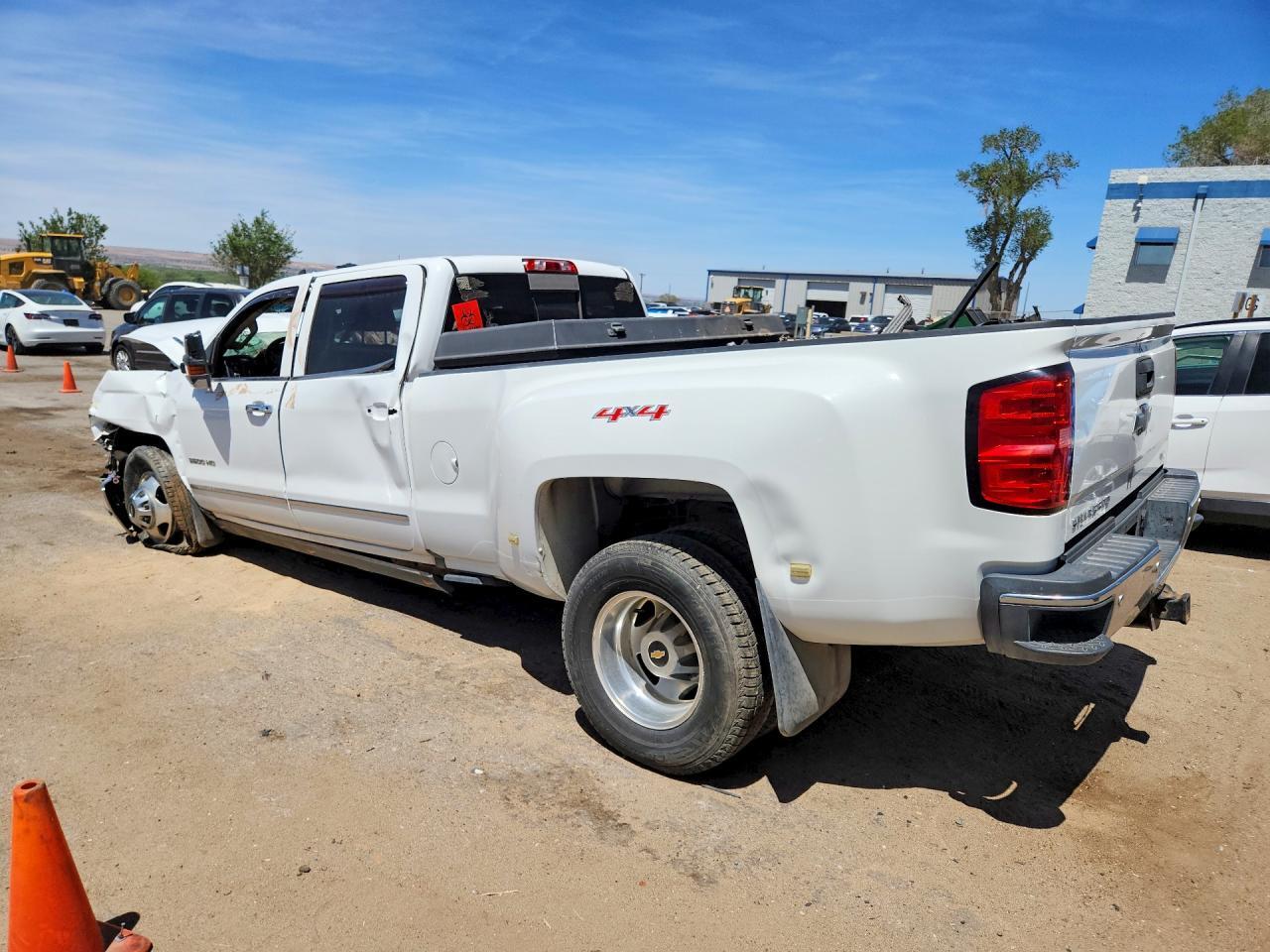 2016 CHEVROLET SILVERADO K3500 LTZ — Фото 2 из 12