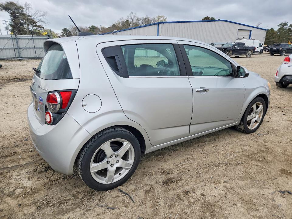 2015 CHEVROLET SONIC LTZ — Фото 3 из 12