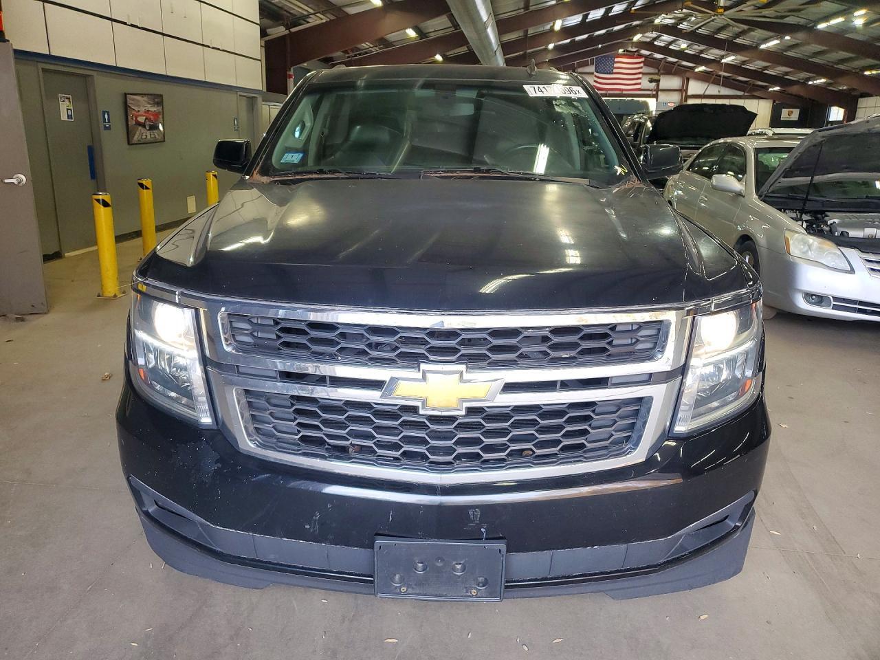 2015 CHEVROLET SUBURBAN K1500 LS — Фото 5 из 13