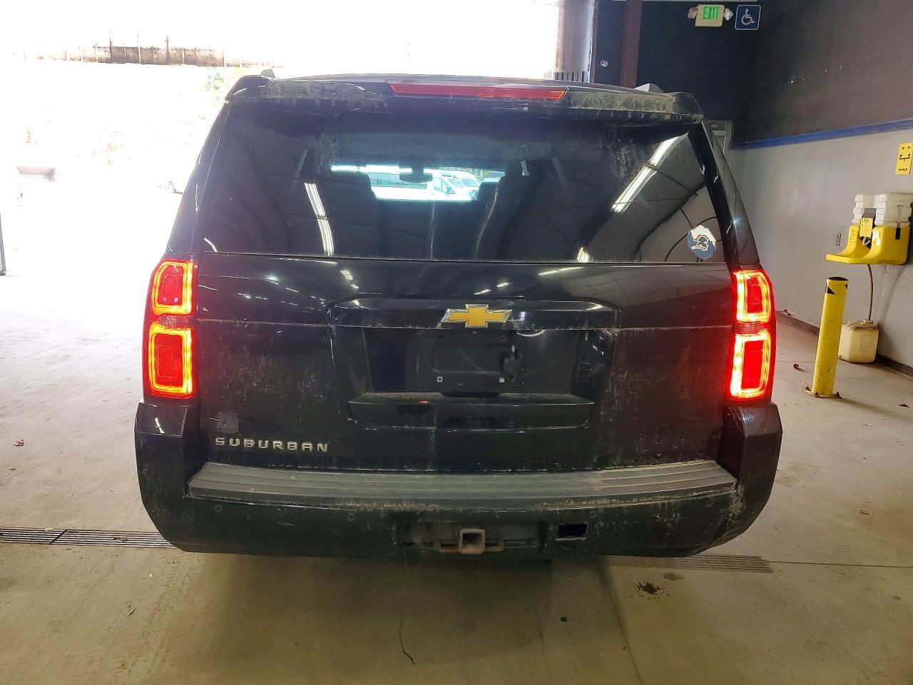 2015 CHEVROLET SUBURBAN K1500 LS — Фото 6 из 13