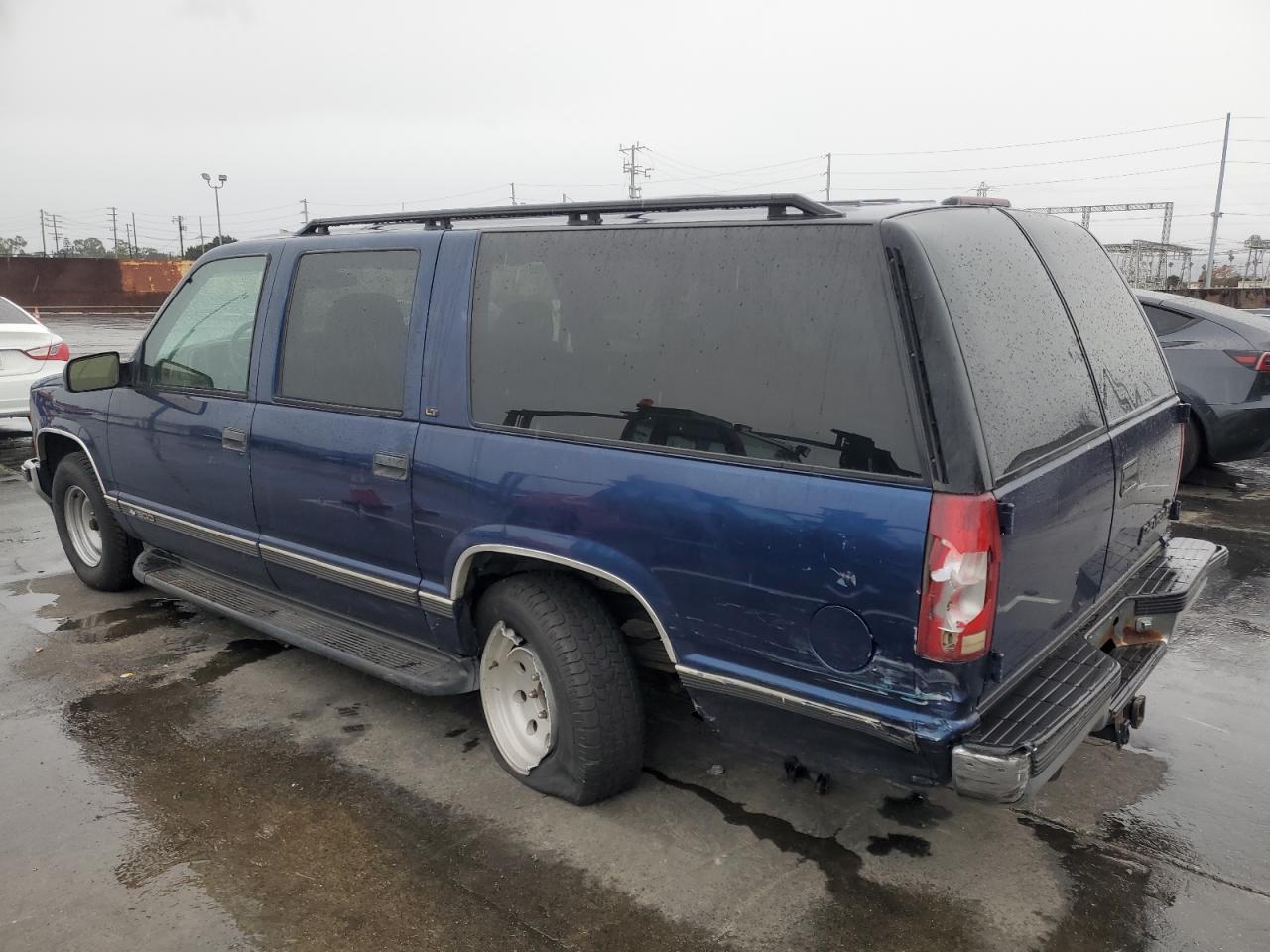 1999 CHEVROLET SUBURBAN C1500 — Фото 2 из 13
