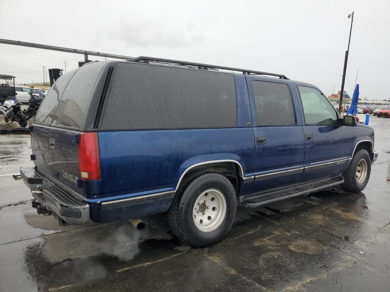 1999 CHEVROLET SUBURBAN C1500 — Фото 3 из 13