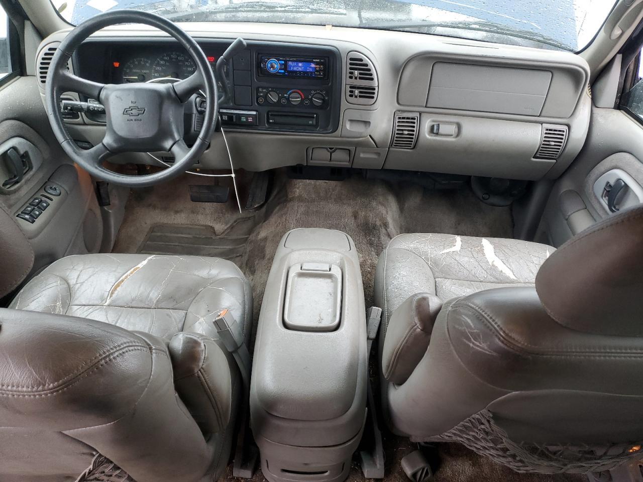 1999 CHEVROLET SUBURBAN C1500 — Фото 8 из 13