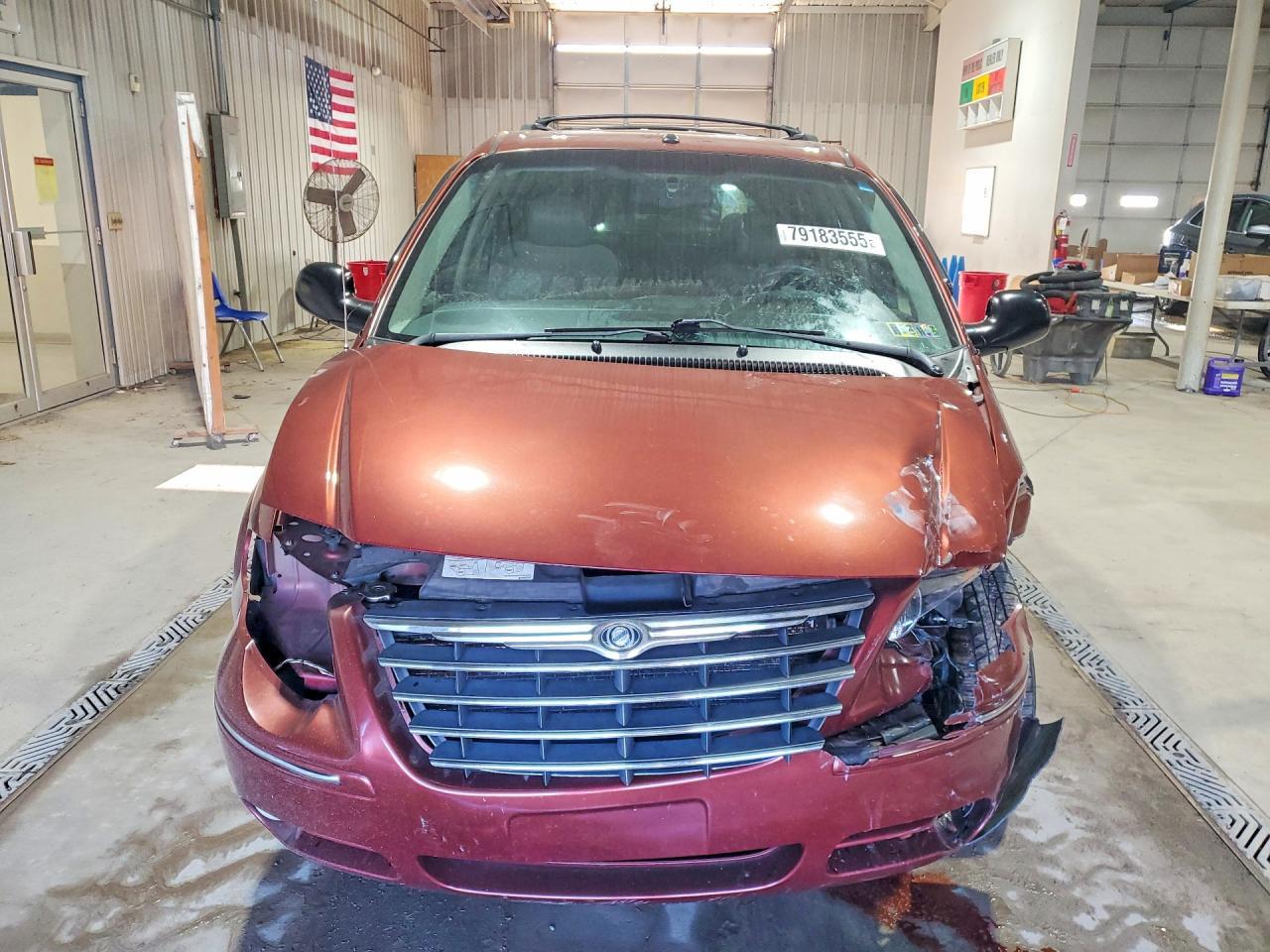 2007 CHRYSLER TOWN & COUNTRY LIMITED — Фото 5 из 13