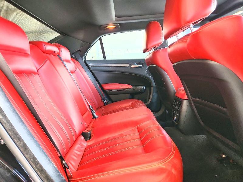 2012 CHRYSLER 300 S — Фото 10 из 13