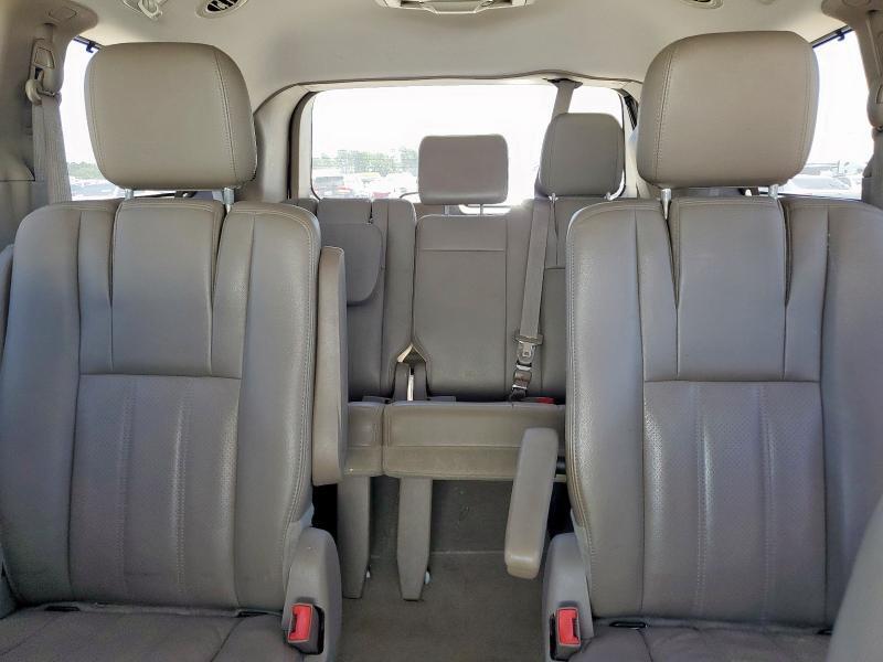 2012 CHRYSLER TOWN & COUNTRY TOURING L — Фото 10 из 13